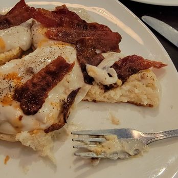 Saratoga Pizzeria & Grill - Sausage gravy and biscuits with bacon on top - Pizza Near Me - Springfield, Virginia Saratoga Pizzeria & Grill - Sausage gravy and biscuits with bacon on top - Pizza Near Me - Springfield, Virginia