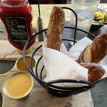 1850 Restaurant - Soft pretzels with cheese and mustard dipping sauce - American Near Me - Mariposa, California