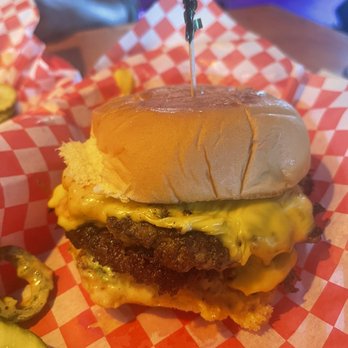 Old Pal Bar Texas Tavern - Smash burger w/jalapeños and avocados - American Near Me - Lockhart, Texas Old Pal Bar Texas Tavern - Smash burger w/jalapeños and avocados - American Near Me - Lockhart, Texas