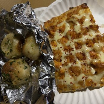 Fabio's Pizzeria & Restaurant - Buffalo slice & Garlic knots (4) - Italian Near Me - Brooklyn, New York Fabio's Pizzeria & Restaurant - Buffalo slice & Garlic knots (4) - Italian Near Me - Brooklyn, New York