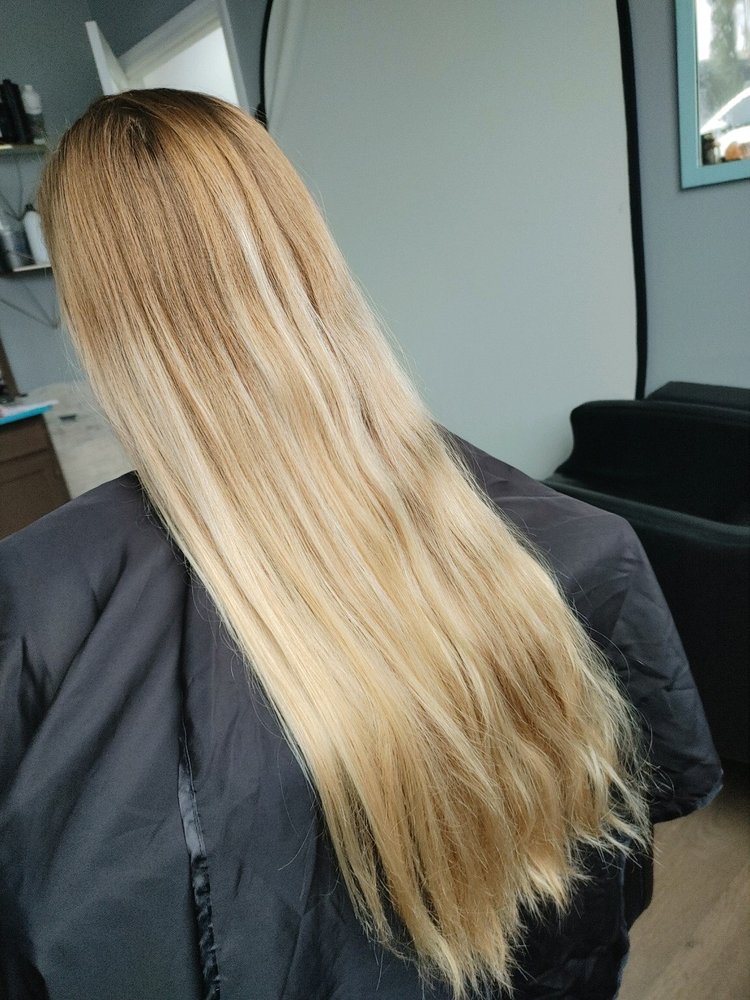 Posh Salon and Day Spa Image