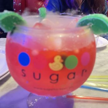 Sugar Factory - Rosemont - Strawberry Lemonade Goblet - Desserts Near Me - Rosemont, Illinois