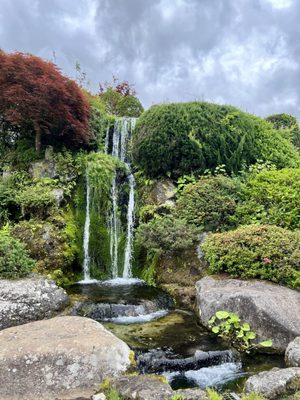 Oshino hakkai by null