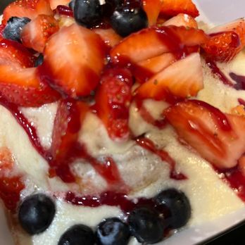 Cinnaholic - Very berry roll - Bakeries Near Me - Gilbert, Arizona