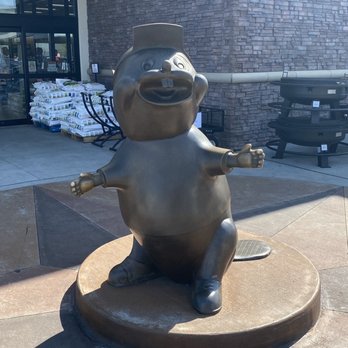 Buc-ee's - Gas Stations Near Me - Calhoun, Georgia