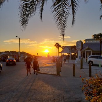 Crabby's Beachside Pavilion - Seafood Near Me - Clearwater Beach, Florida