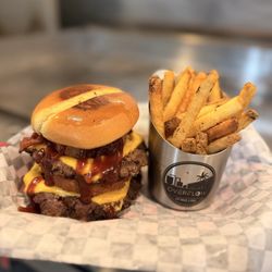Overflow Craft Eatery - Texas smash burger
