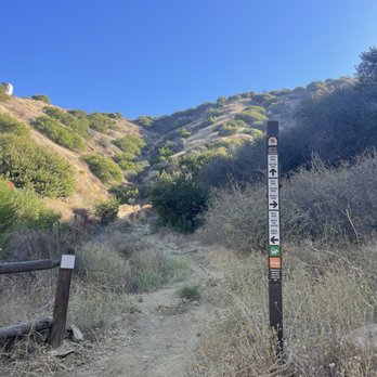 Ojai Valley Land Conservancy - Trailhead on shelf Road - Hiking Near Me - Ojai, California Ojai Valley Land Conservancy - Trailhead on shelf Road - Hiking Near Me - Ojai, California