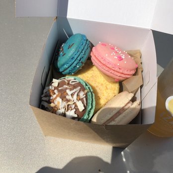 Buttercups Cupcakes - Banana Pudding Cupcake, From left to right Brownie Batter, Strawberry, Toasted Coconut and Fruity Pebbles Macaroon - Cupcakes Near Me - Shreveport, Louisiana Buttercups Cupcakes - Banana Pudding Cupcake, From left to right Brownie Batter, Strawberry, Toasted Coconut and Fruity Pebbles Macaroon - Cupcakes Near Me - Shreveport, Louisiana