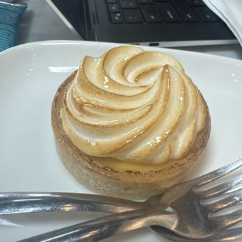 Elixir Espresso Bar - Lemon merengue - Gelato Near Me - San Diego, California