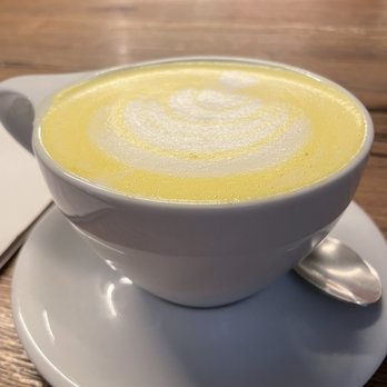Comobå - Turmeric latte - Coffee & Tea Near Me - Lisbon, 11