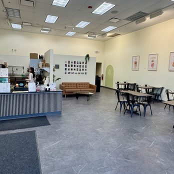 Altea Viet Coffee & Boba - Inside - Cafes Near Me - Mount Prospect, Illinois