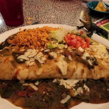 Chuy's - Swampy say he likes chicken burrito. CHOMP, Chomp!   Roasted Chicken - Mexican Near Me - Orlando, Florida