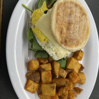 Lexi-Lu's Place - Sunshine sandwich, spinach, tomato, bacon and egg - Breakfast & Brunch Near Me - Westport, Massachusetts