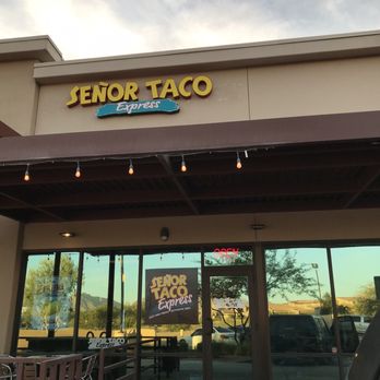 Señor Taco - Outdoor view with tables - Mexican Near Me - Scottsdale, Arizona Señor Taco - Outdoor view with tables - Mexican Near Me - Scottsdale, Arizona