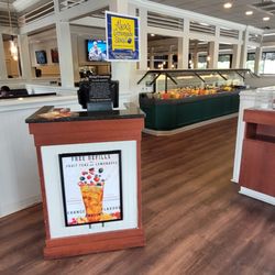 Ruby Tuesday - Restaurant entrance and salad bar
