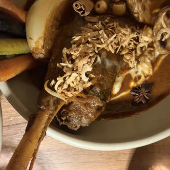 Lalyn - lamb shank massaman - Thai Near Me - New York, New York