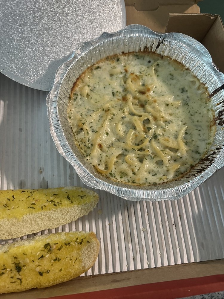 HOMETOWN PIZZA BLOOMFIELD Updated September 2024 22 Photos & 23