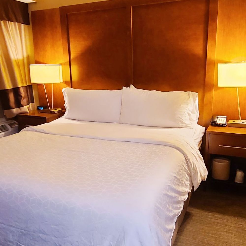 Holiday Inn Express Washington DC N-Silver Spring - King Bed Room - Venues & Event Spaces Near Me - Silver Spring, Maryland Holiday Inn Express Washington DC N-Silver Spring - King Bed Room - Venues & Event Spaces Near Me - Silver Spring, Maryland
