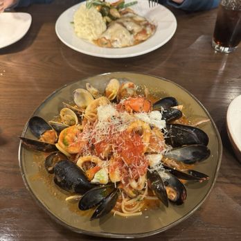 Bacco Italian + Wine Bar - Linguine 7 Fishes - Italian Near Me - Abingdon, Maryland Bacco Italian + Wine Bar - Linguine 7 Fishes - Italian Near Me - Abingdon, Maryland