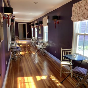 Gilded - Cute hallway to eat breakfast - Hotels Near Me - Newport, Rhode Island Gilded - Cute hallway to eat breakfast - Hotels Near Me - Newport, Rhode Island