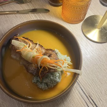 Ash & Vine - White Fish with Jade Rice & papaya salad This dish is gluten free & dairy free - Wine Bars Near Me - Palm Springs, California Ash & Vine - White Fish with Jade Rice & papaya salad This dish is gluten free & dairy free - Wine Bars Near Me - Palm Springs, California