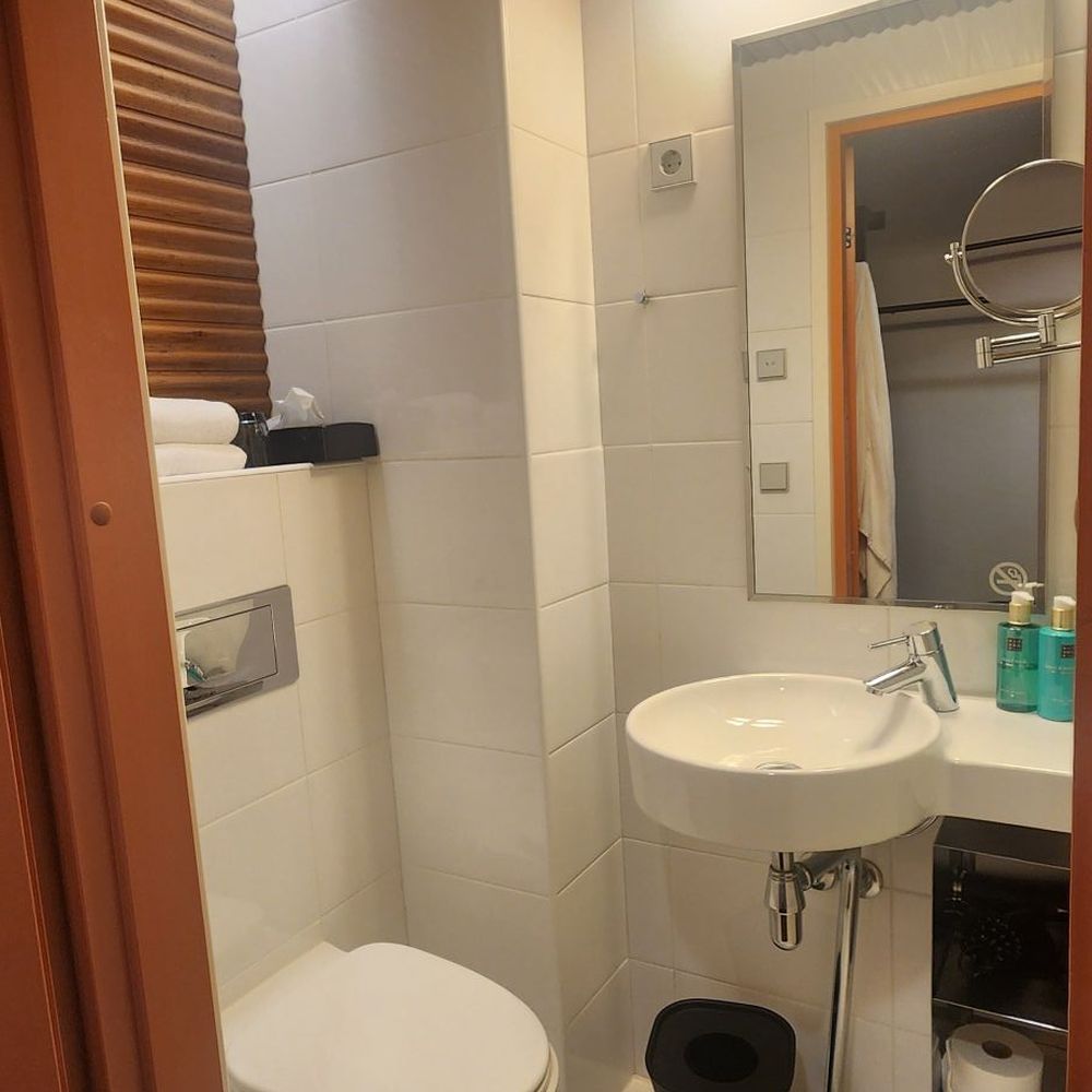 Klaus K - Bathroom - Hotels Near Me - Helsinki, 18 Klaus K - Bathroom - Hotels Near Me - Helsinki, 18