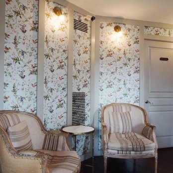 Mirabelle Savannah - Seating area - Coffee & Tea Near Me - Savannah, Georgia Mirabelle Savannah - Seating area - Coffee & Tea Near Me - Savannah, Georgia