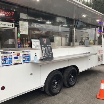 Lucky 7 Tacos - Outside of the food truck - Food Trucks Near Me Lucky 7 Tacos - Outside of the food truck - Food Trucks Near Me