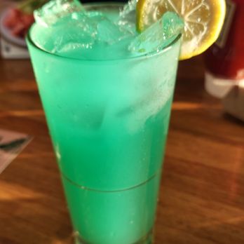 Applebee's Grill + Bar - Blue Hawaiian was decent. - American Near Me - Pinole, California