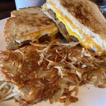 Apropoe's - Broken Yolk Sandwich & Hash Browns - New American Near Me - Baltimore, Maryland