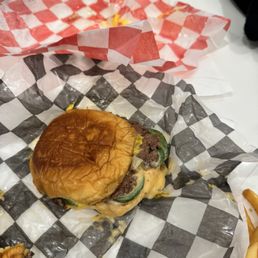 Spicy Jalapeño Cheeseburger Spicy Jalapeño Cheeseburger