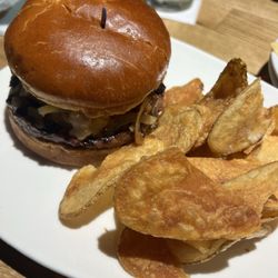 North & Maple Kitchen + Bar - Stout Burger with Chips