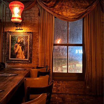 Mata Hari's - Lounges Near Me - Savannah, Georgia