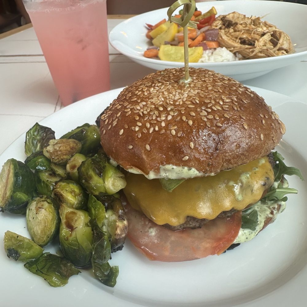 Bushfire Kitchen - American Near Me - Cypress, California