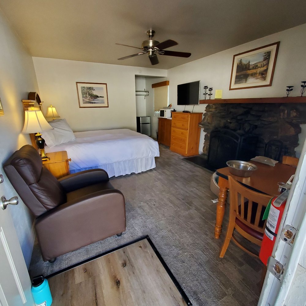 Bay Meadows Resort - Resorts Near Me - Big Bear Lake, California