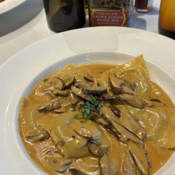 Volare Ristorante - Beef ravioli in cream sauce - Italian Near Me - Wixom, Michigan Volare Ristorante - Beef ravioli in cream sauce - Italian Near Me - Wixom, Michigan
