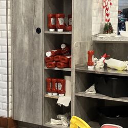 The ever falling ketchup bottles