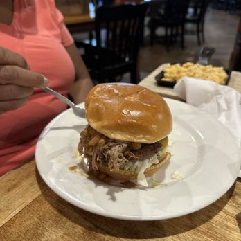 Puckett's Restaurant - Mojo burger - Barbeque Near Me - Murfreesboro, Tennessee