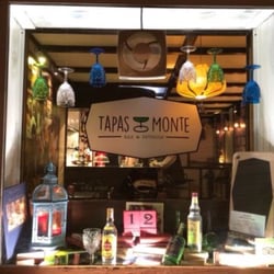 Tapas do Monte - The window view into the restaurant.