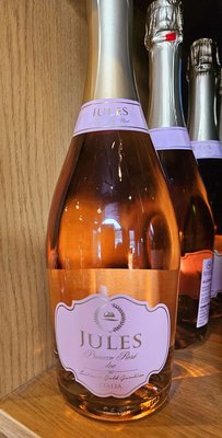 V-NO Wine Bar and Shop by null