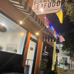 Lakeview Burgers and Seafood