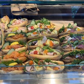 Fish Me - Sushi Bars Near Me - Bergen, 12