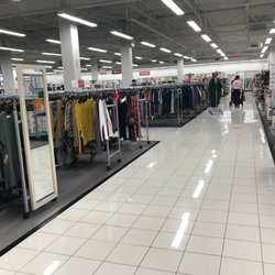 Burlington - The lonely aisles of Burlingtons
