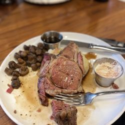 The League Kitchen & Tavern - Prime rib