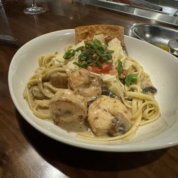 13 Coins Vancouver - Diners Near Me - Vancouver, Washington
