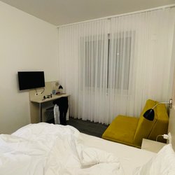 Hostel Art & Style - Hotelzimmer / Bett / Couch