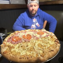Half chicken catupiry/ half bauru pizza Half chicken catupiry/ half bauru pizza