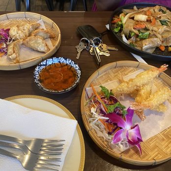 Rumdoul - Gyoza, Shrimp Tempura, Drunken Noodles - Asian Fusion Near Me - Rowlett, Texas