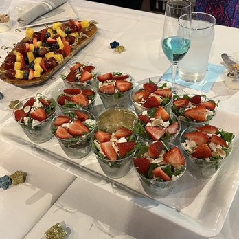 Screwtop Wine Bar - Fabulous salad and fruit skewers - Wine Bars Near Me - Arlington, Virginia Screwtop Wine Bar - Fabulous salad and fruit skewers - Wine Bars Near Me - Arlington, Virginia